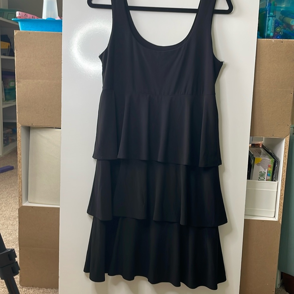 Tiana B. Black Sleeveless Cascading Ruffles Dress, size M